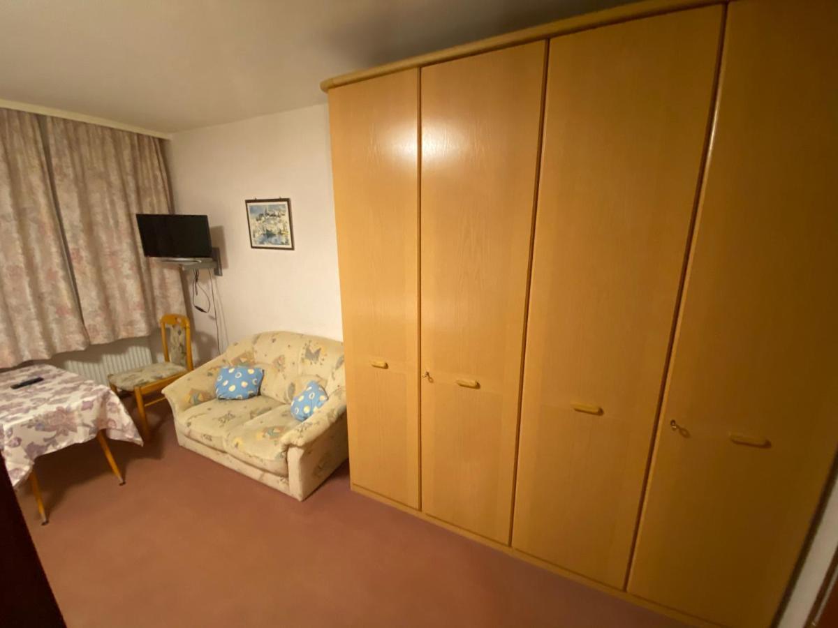 Hotel Flora バート・ヴェリスホーフェン エクステリア 写真